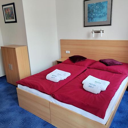 Hotel O.K. 1 Бероун Екстер'єр фото