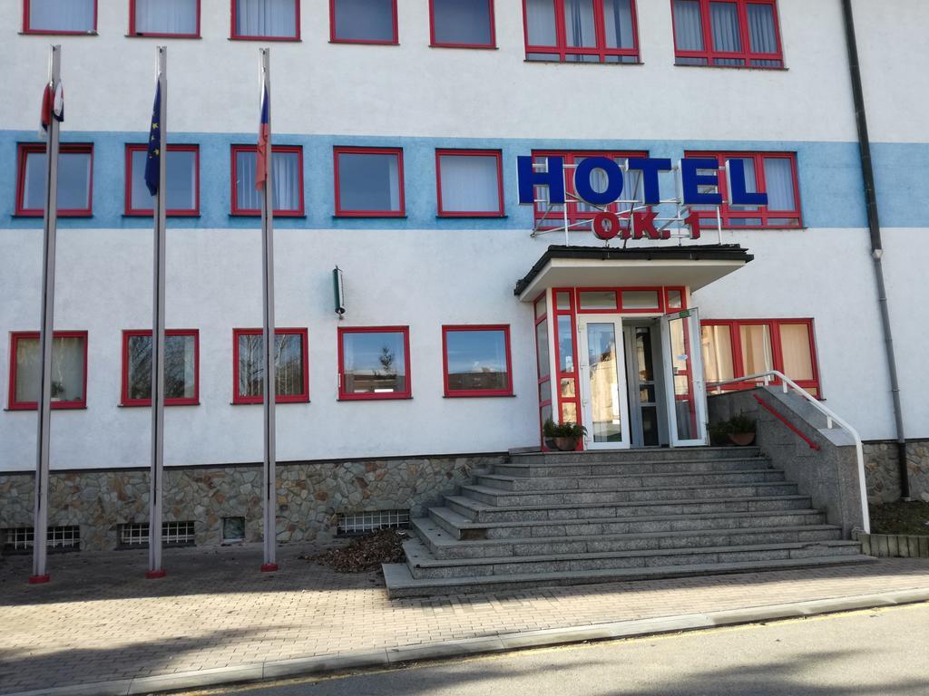 Hotel O.K. 1 Бероун Екстер'єр фото